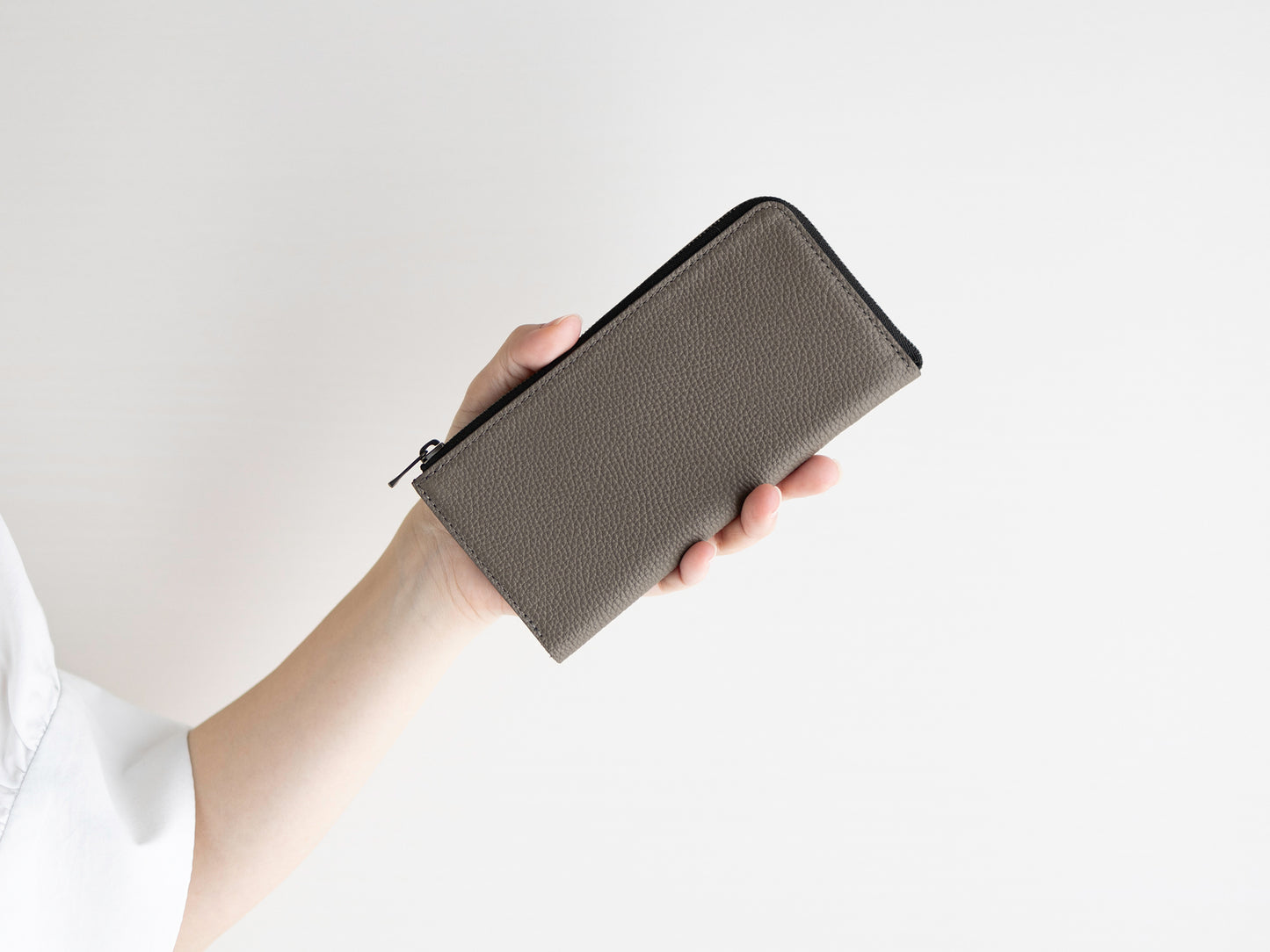il modo ZIP concept 水濡れ、傷に強い!最小を目指した長財布