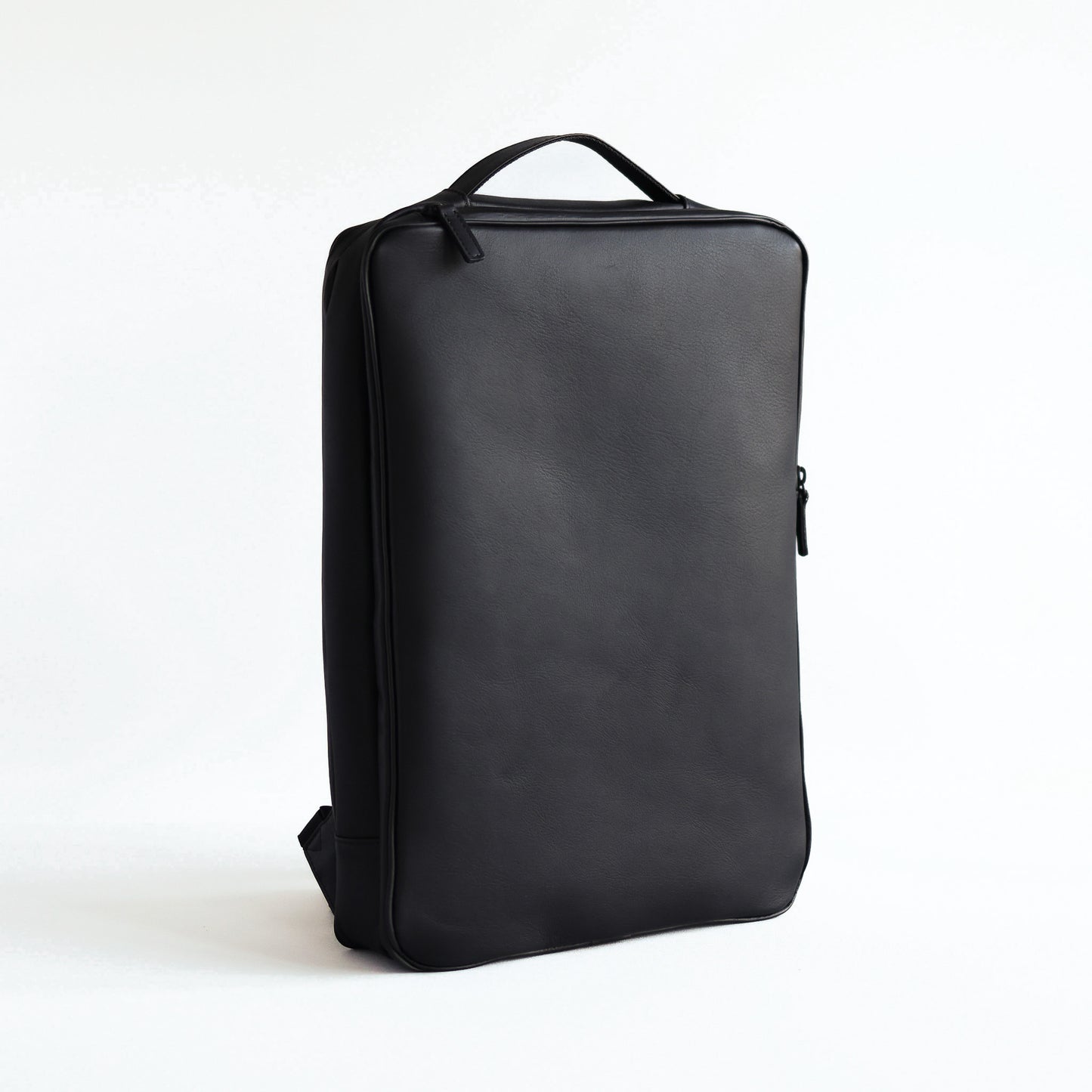 僅か7cm!最薄を目指したバックパック「SQUAIR BackPack」