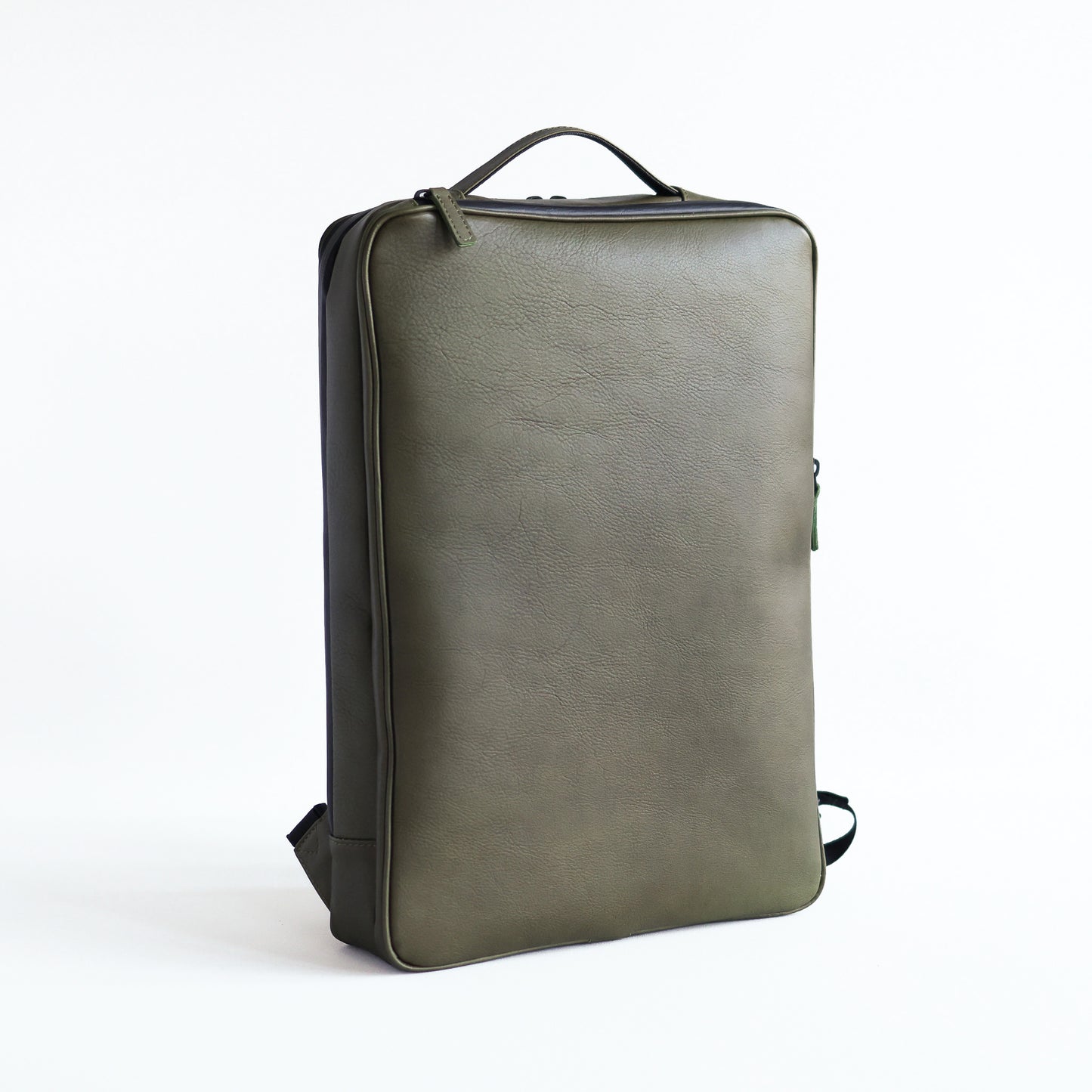 僅か7cm!最薄を目指したバックパック「SQUAIR BackPack」