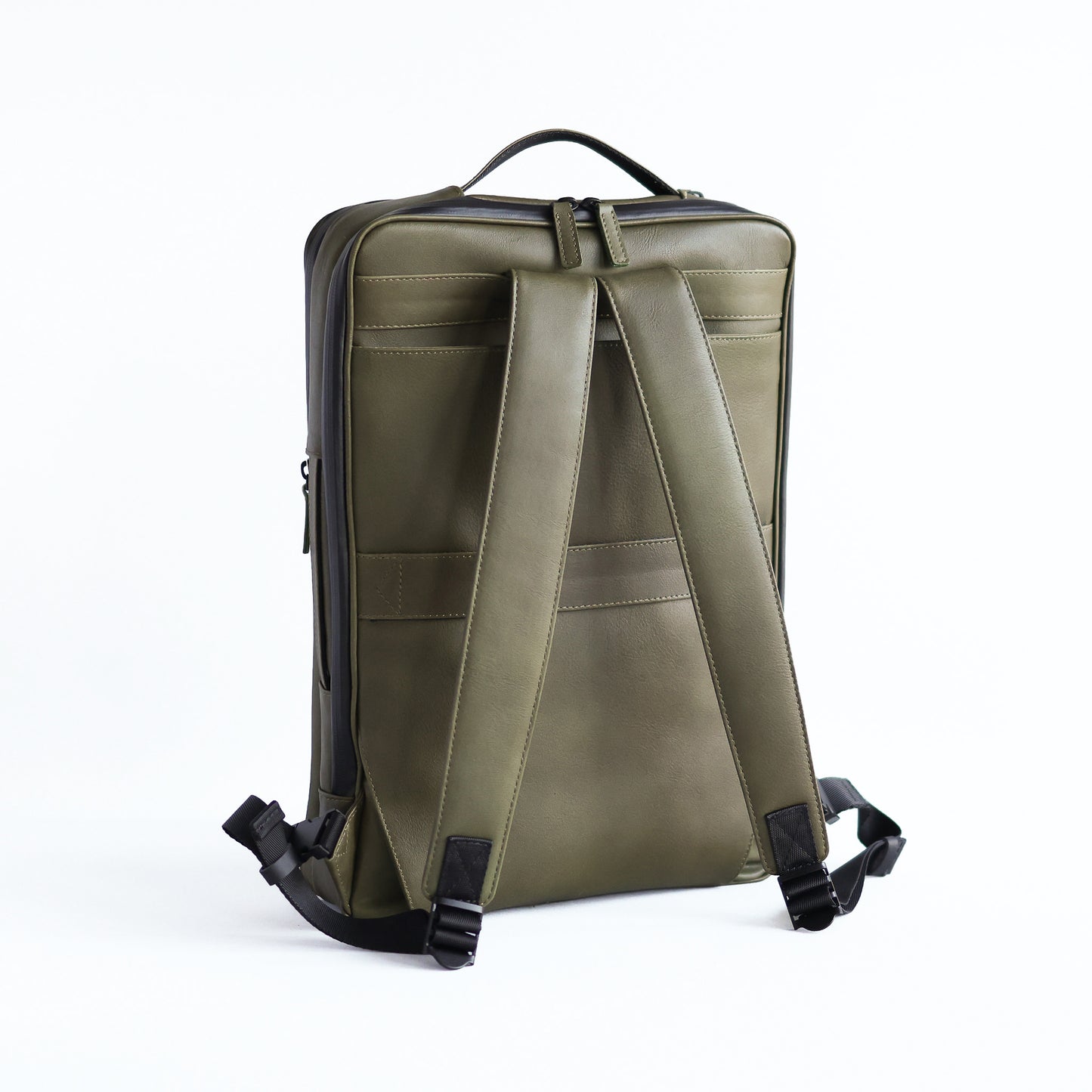 僅か7cm!最薄を目指したバックパック「SQUAIR BackPack」