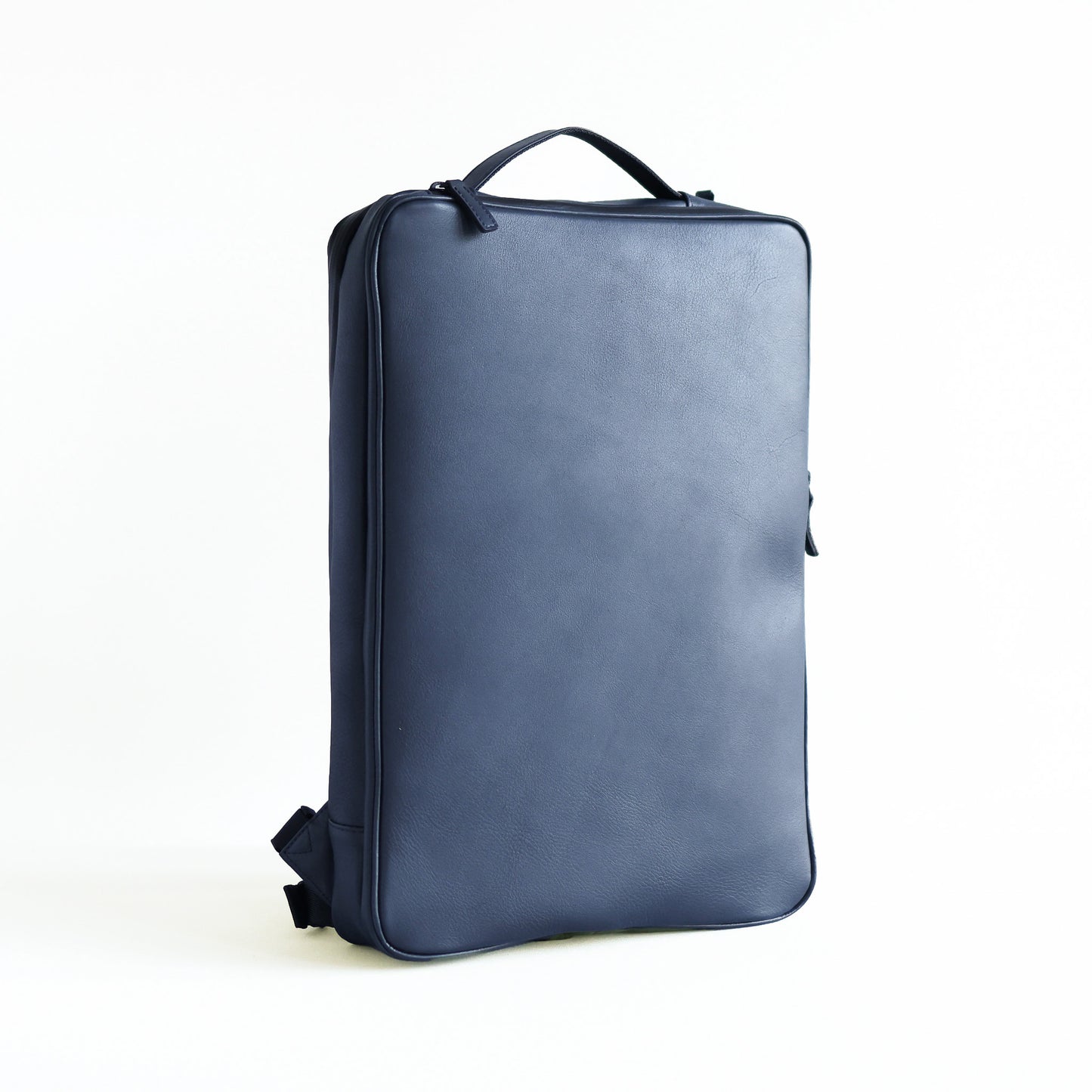 僅か7cm!最薄を目指したバックパック「SQUAIR BackPack」